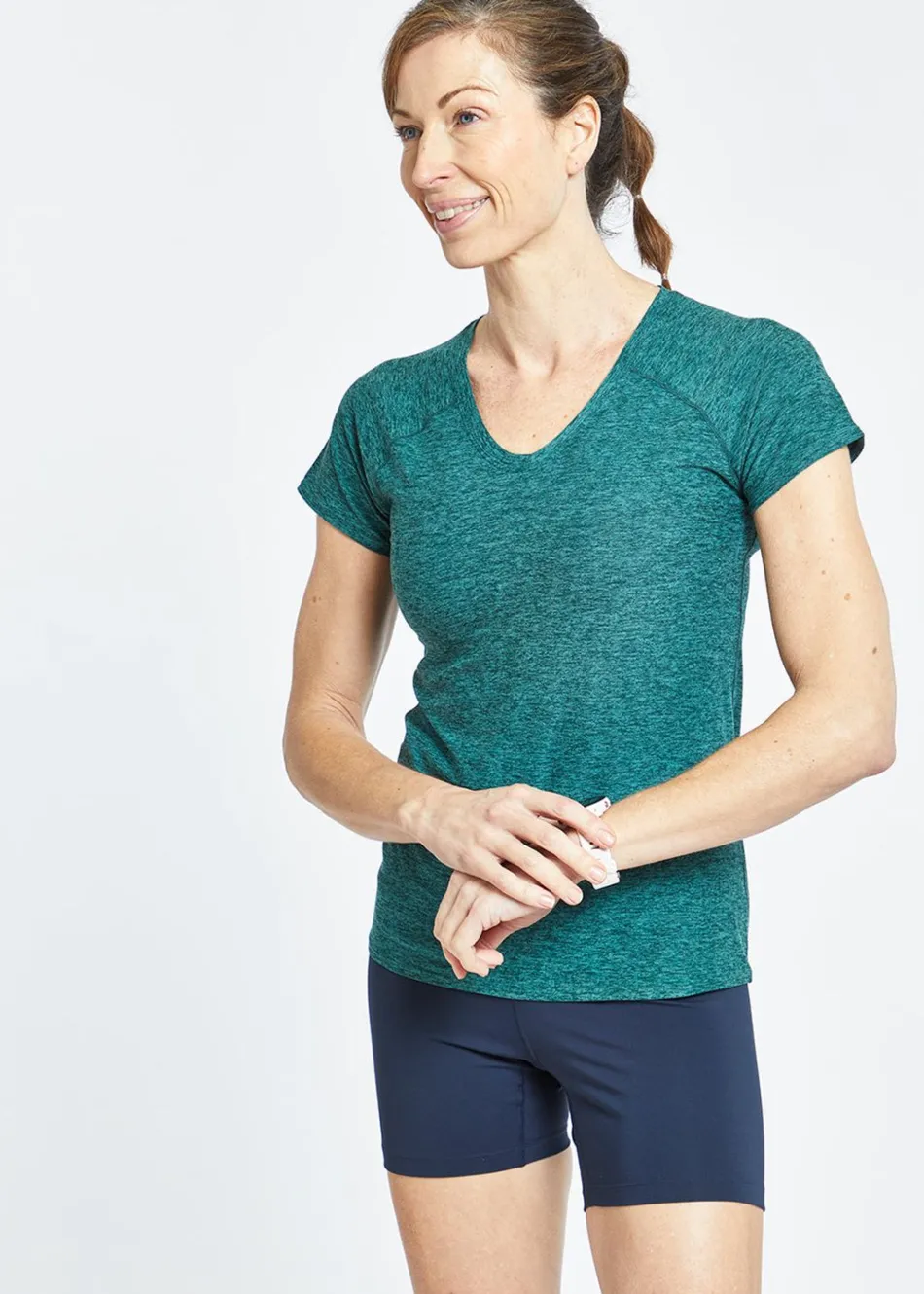 Women Oiselle Light Lux V-Neck Tee