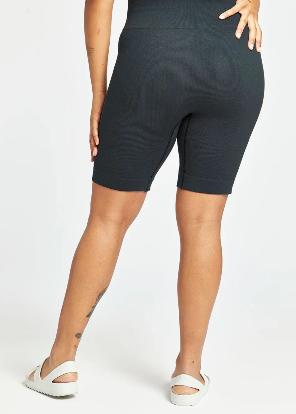 Women Oiselle Longer Ribbed Flyte Shorts